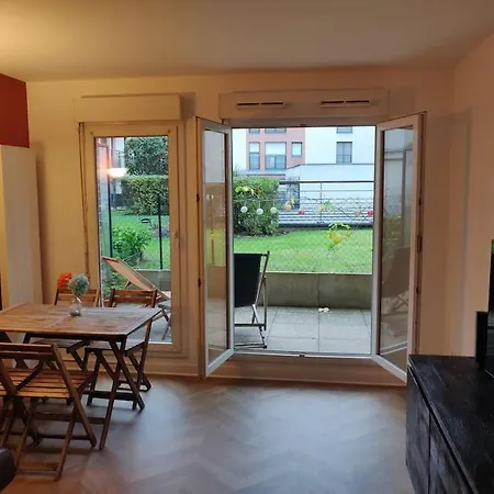 Cosy Avec Terrasse Et Parking Париж