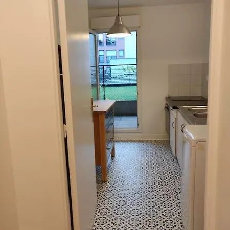 Cosy Avec Terrasse Et Parking Апартаменты *